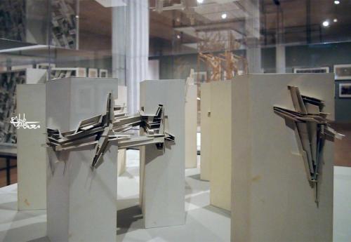 نمایشگاه آثار لبوس وودز در مرکز طراحی نمایش مطبوعات