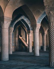 منبر مرمرین مسجد وکیل شیراز